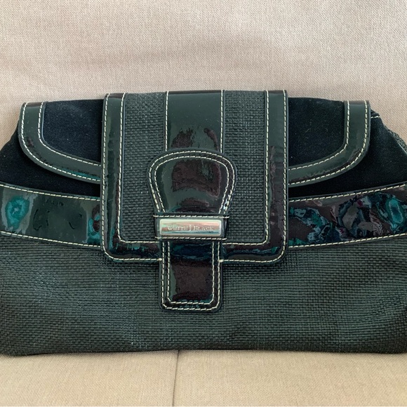 White House / Black Market Clutch - Picture 5 of 5